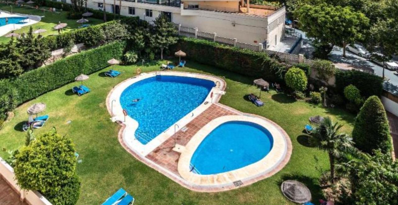 Marbella Edificio Puerto Azul Apartment Luaran gambar