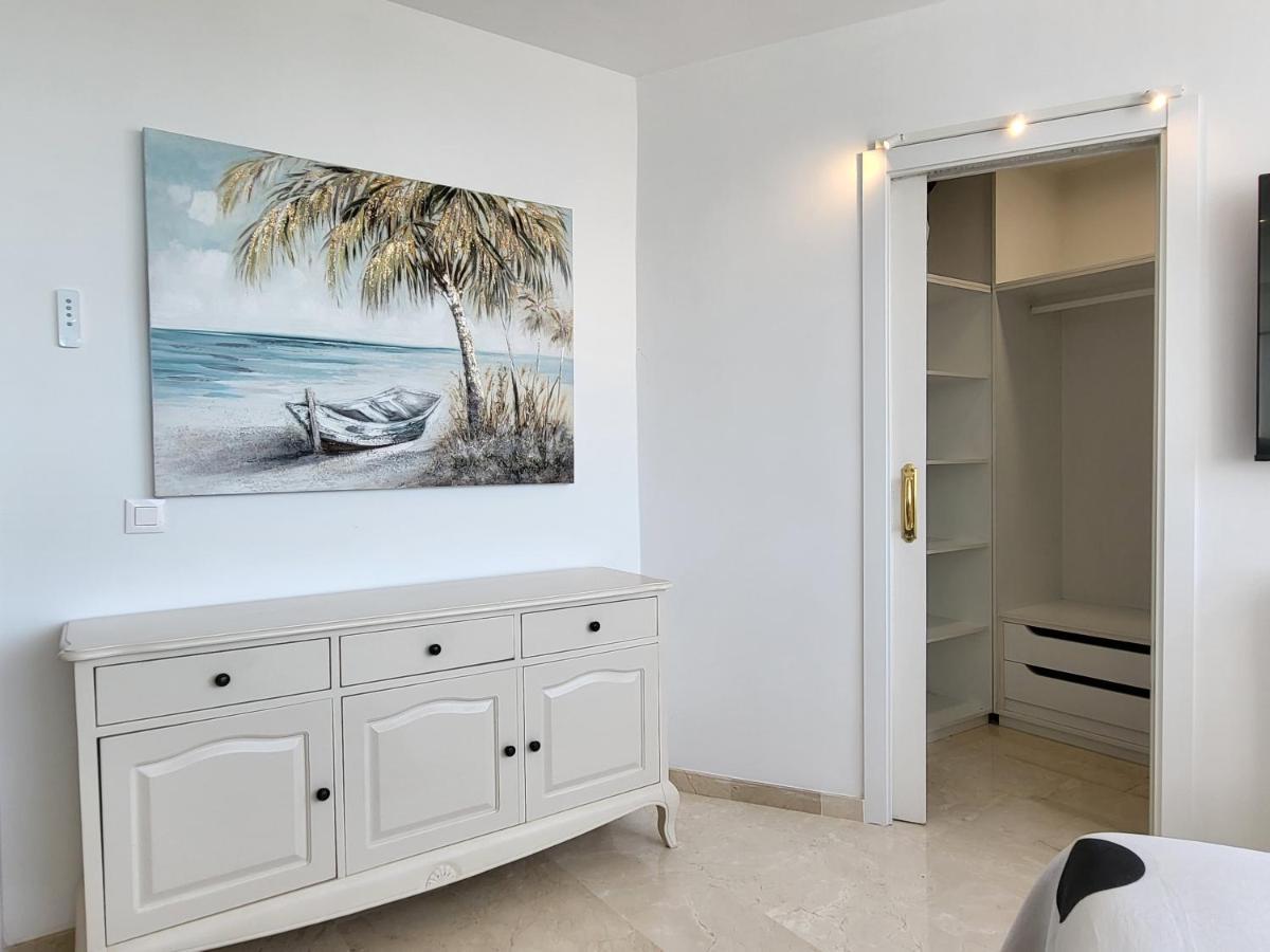 Marbella Edificio Puerto Azul Apartment Luaran gambar